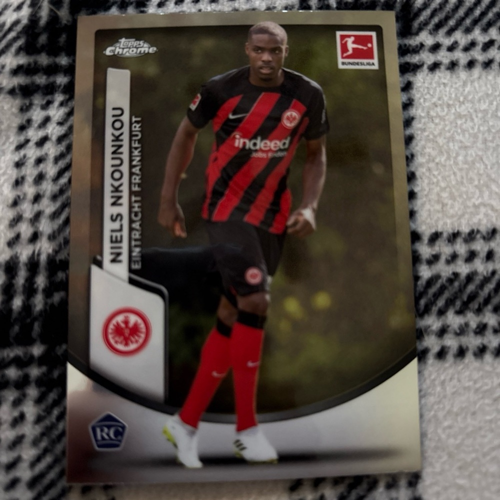 2023-24 Topps Chrome Bundesliga - #32 Niels Nkounkou - Eintracht Frankfurt